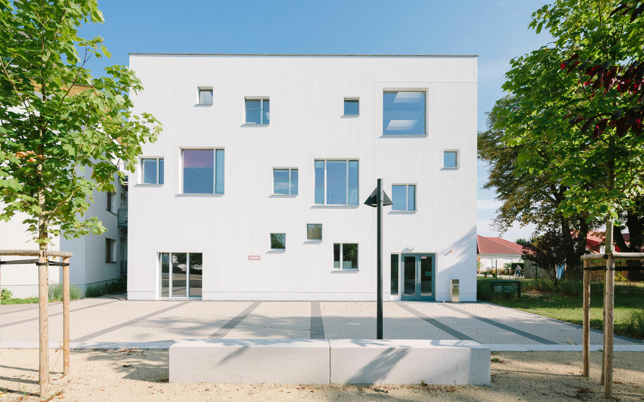 Frontalansicht Ateliergebäude Neuruppin
