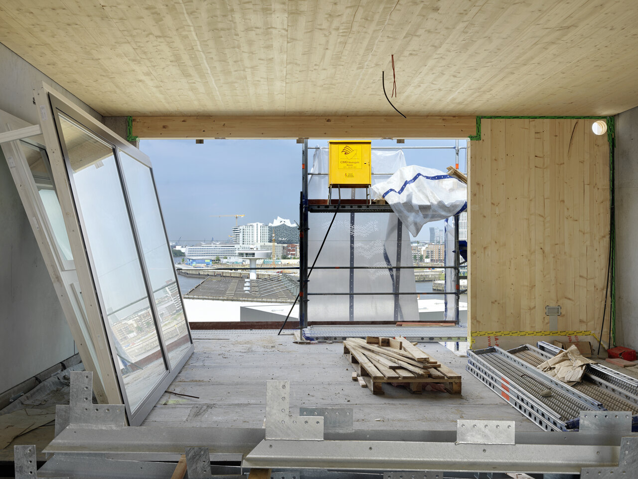 Tor zur Welt Foto Baustelle Innenraum mit Blick auf Elbphilharmonie